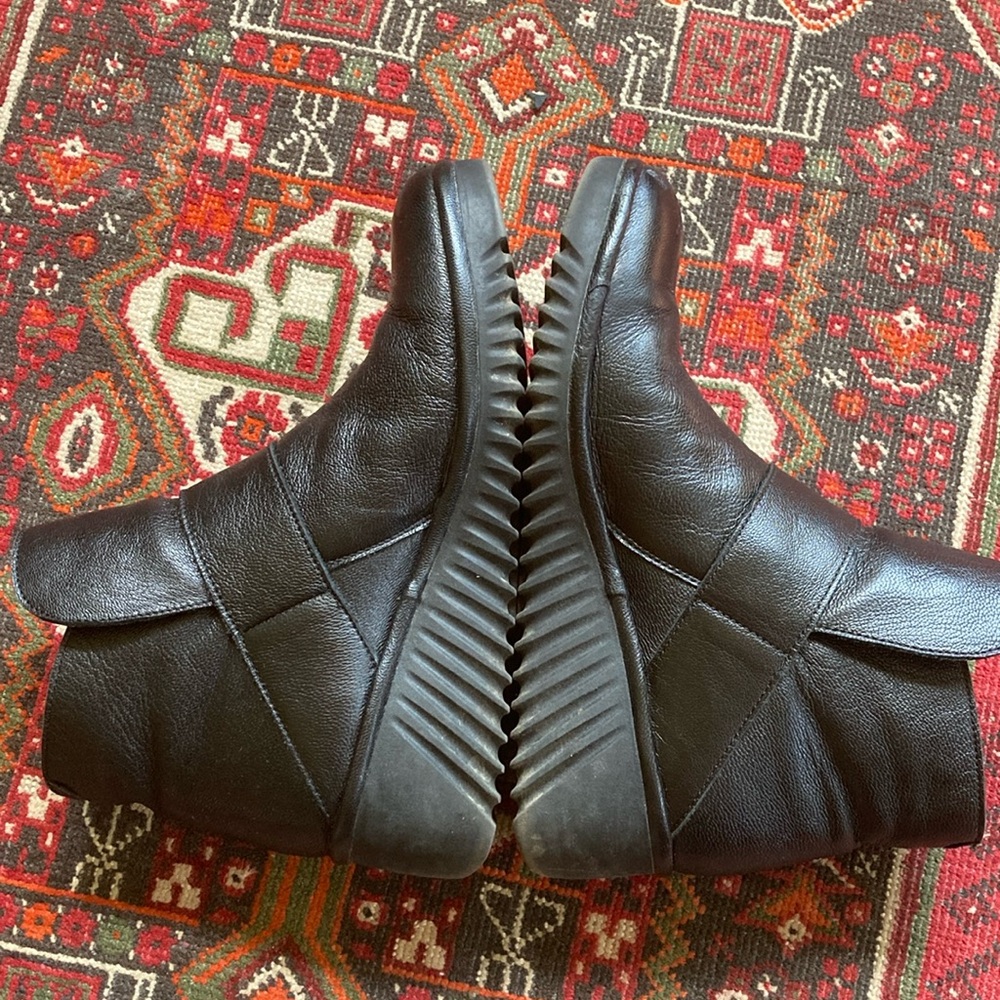 Size 8 (39) Fly London Leather Velcro Slip On Boots black wedge heel monk strap - Picture 4 of 15